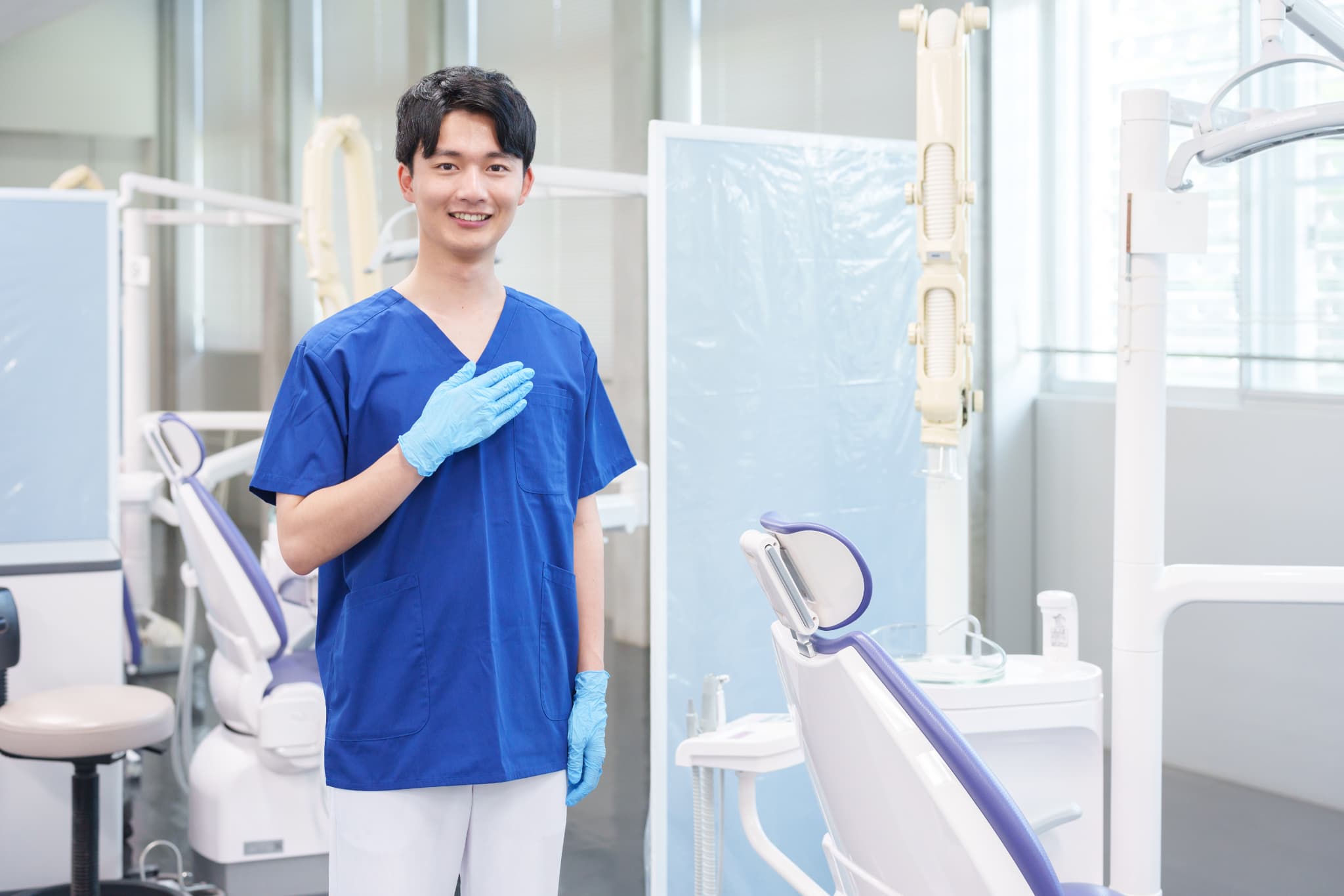 歯科医師の仕事にやりがいを感じている男性